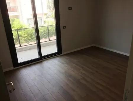 Marmaris Merkez Satılık Sıfır 2 Oda 1 Salon Lüks Kapalı Garajı Mevcut Daire 100M2