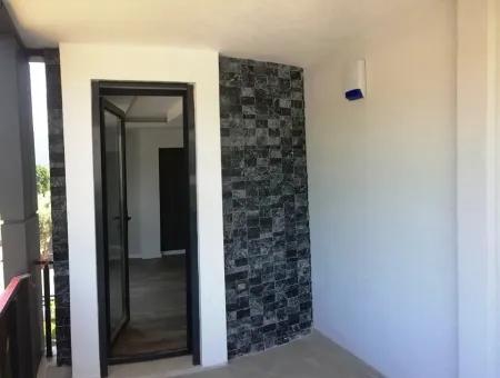 Marmaris Merkez Satılık Sıfır 2 Oda 1 Salon Lüks Kapalı Garajı Mevcut Daire 100M2