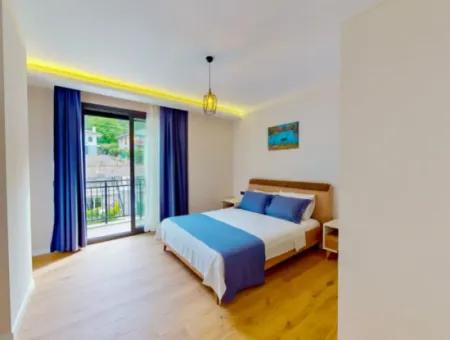 Marmaris Çamlı Mahallesinde Müstakil Yüzme Havuzlu 3 Oda 1 Salon Bahçeli Ultra Lüks Kiralık Günlük Villa