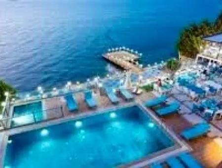 Marmaris Merkez,De Satılık Denize Sıfır Masrafsız 70 Odalı Otel