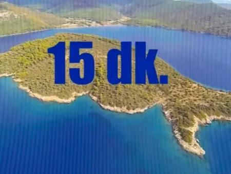 Marmaris İlçesi Gökova Körfezinde  Satılık Ada  365000M2 Arsa Alanına Sahip Olup İçerisinde Kayıtlı Ev Bulunmaktadır.