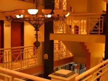 Marmaris Merkezinde Denize Yakın Satılık 70 Oda Otel