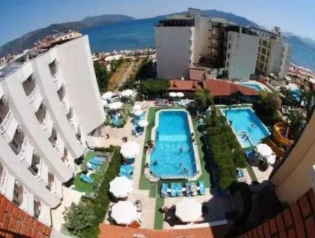 Marmaris Merkezinde Satılık 50 Odalı Otel